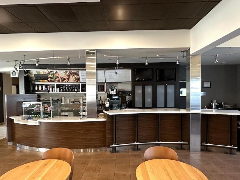 Courtyard By Marriott Hotel